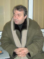 Secretarul Prim�riei Ruginoasa sus�ine c� a fost b�tut de o rud� a primarului