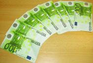Salarii de sute de euro pentru „stimularea“ comisarilor de la Gard