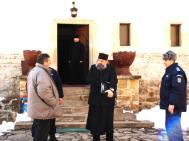 Popã fals, dosar pentru „port ilegal de uniformã“