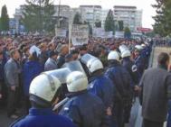 Tevarii protesteazã