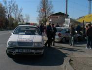 Opel „parcat“ în chiosc