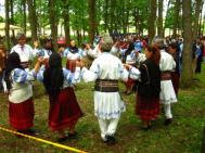 Festivalul de la Ion Creang amnat de... Bsescu