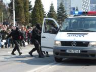 Sondajele spun c� a sc�zut coruptia �n Politie