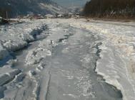 Pe Valea Muntelui, pericolul de inunda�ii vine de la Suceava