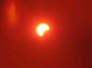 Eclips� de soare, vizibil� �i din Neam�