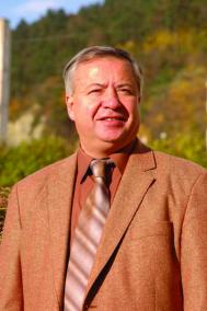 Viceprimarul democrat Ouatu sponsorizează construierea monumentului eroilor neamului