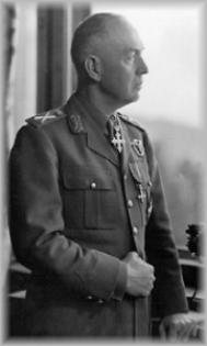 Maresalul Antonescu rãmîne „cu onor“ la Piatra Neamt