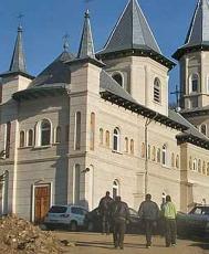 DUMNEZEU naintea PRESEDINTELUI
