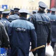 Politia află din presă de „bubele“ subordonatilor
