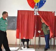 Unul din trei pietreni votase aseară, pînă la ora 18