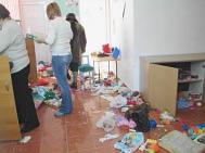 DOU MUCOASE AU DEVASTAT O SCOAL