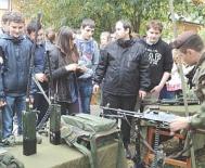 Iat de ce a descins   Armata la Informatic